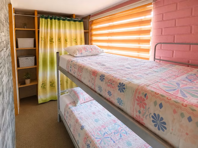 VIVE EN UNA AMPLIA CASA ESQUINA EN QUILICURA 4 DORMITORIOS - Imagen 15