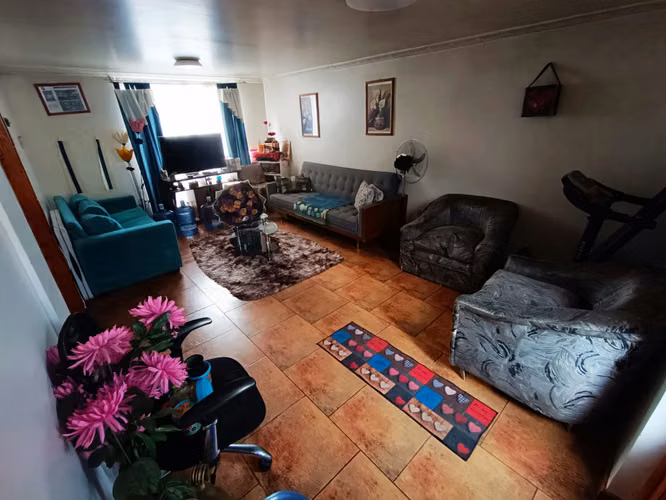 VIVE EN UNA AMPLIA CASA ESQUINA EN QUILICURA 4 DORMITORIOS - Imagen 3