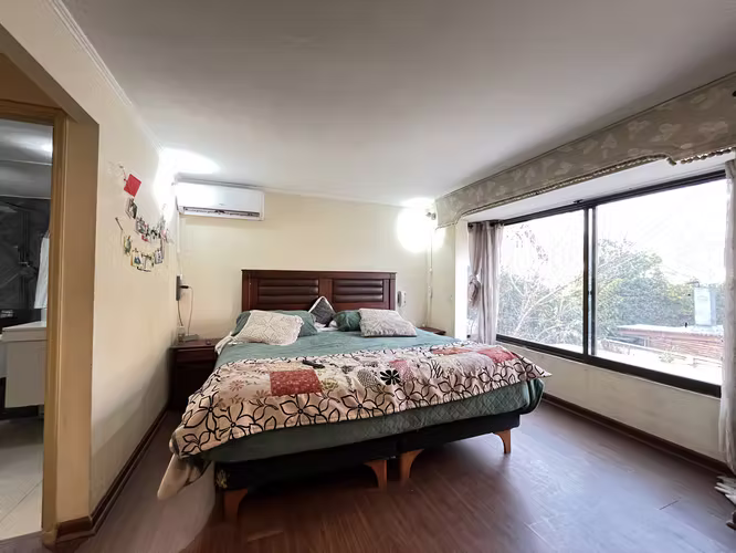 AMPLIA CASA 6D-5B-2E-BOD EN CONDOMINIO, HUECHURABA