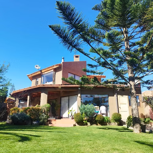 CASA EN PEÑUELAS CON AMPLIO JARDÍN