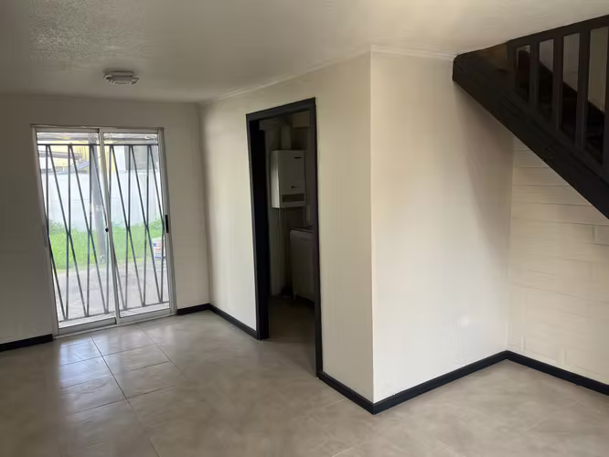 Vendo acogedora y céntrica casa en Pablo Neruda