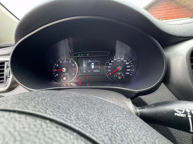 Kia Sorento EX 2016 | Automática | 174.300 km