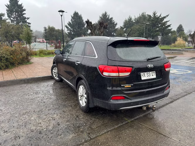 Kia Sorento EX 2016 | Automática | 174.300 km