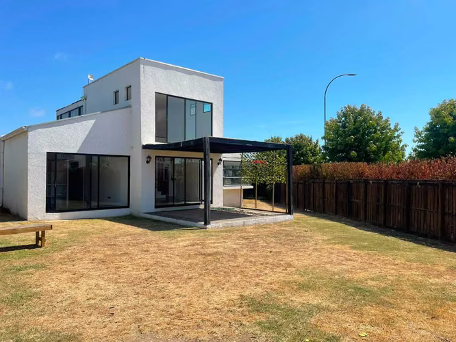 Arriendo en Mantagua: Casa Familiar 4D 3B 2 est  (180140)