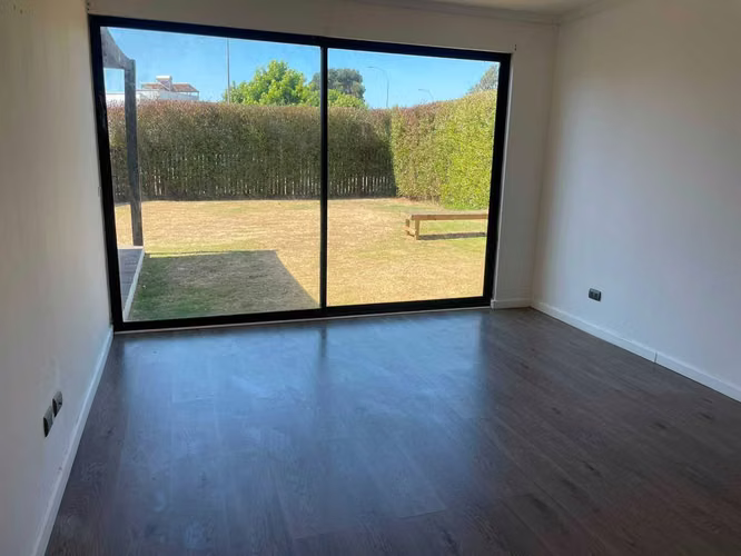 Arriendo en Mantagua: Casa Familiar 4D 3B 2 est  (180140)