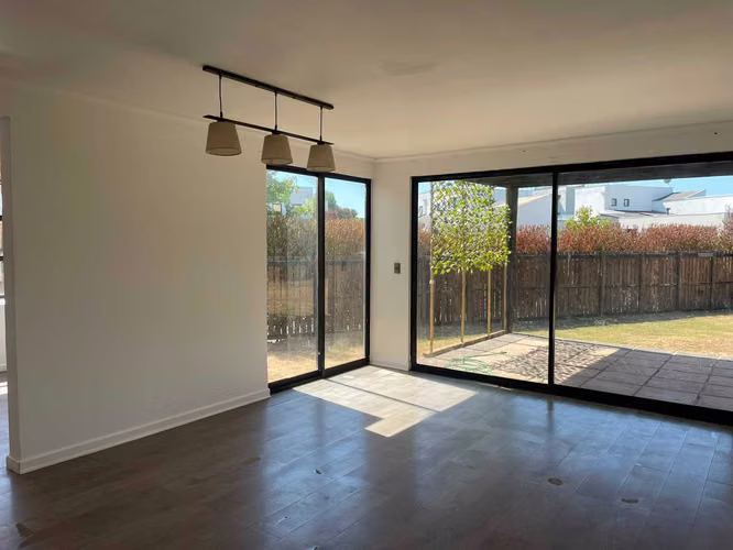 Arriendo en Mantagua: Casa Familiar 4D 3B 2 est  (180140)