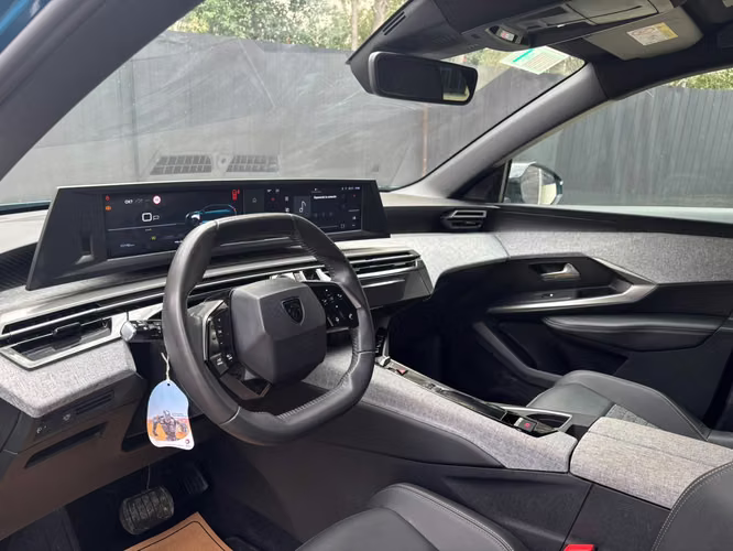 2025 Peugeot 5008 ALLURE MHEV 1,2 EDCT6