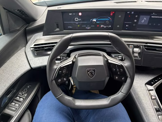 2025 Peugeot 5008 ALLURE MHEV 1,2 EDCT6