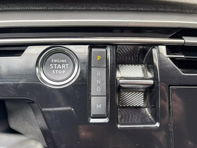 2025 Peugeot 5008 ALLURE MHEV 1,2 EDCT6