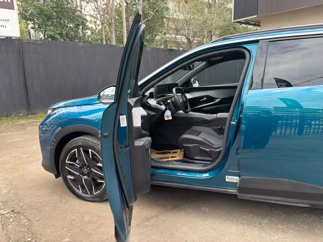 2025 Peugeot 5008 ALLURE MHEV 1,2 EDCT6