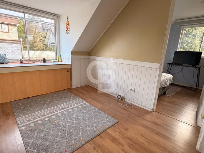 Casa con linda vista al lago