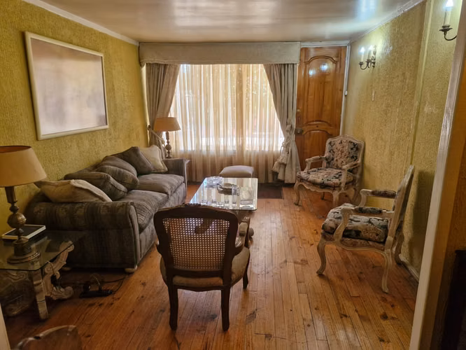 Gestimob vende amplia casa de un piso en pasaje Aulén , Villa Robert Kennedy, Estación Central - Imagen 3