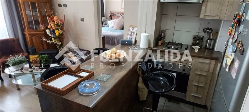 Departamento en Venta de 2 Dorm. 2 Baños, en Macul