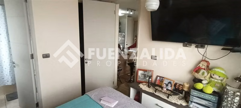 Departamento en Venta de 2 Dorm. 2 Baños, en Macul