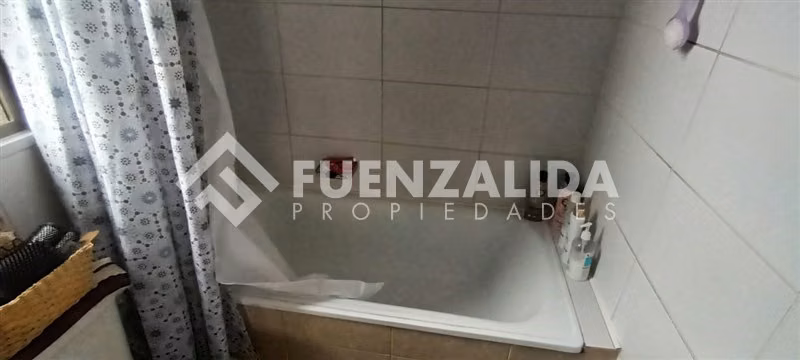 Departamento en Venta de 2 Dorm. 2 Baños, en Macul