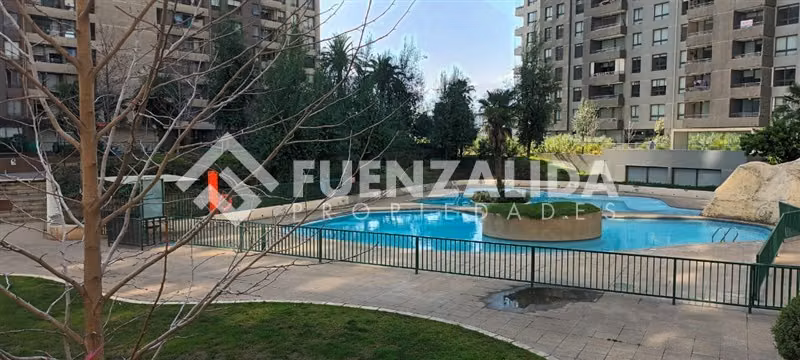 Departamento en Venta de 2 Dorm. 2 Baños, en Macul