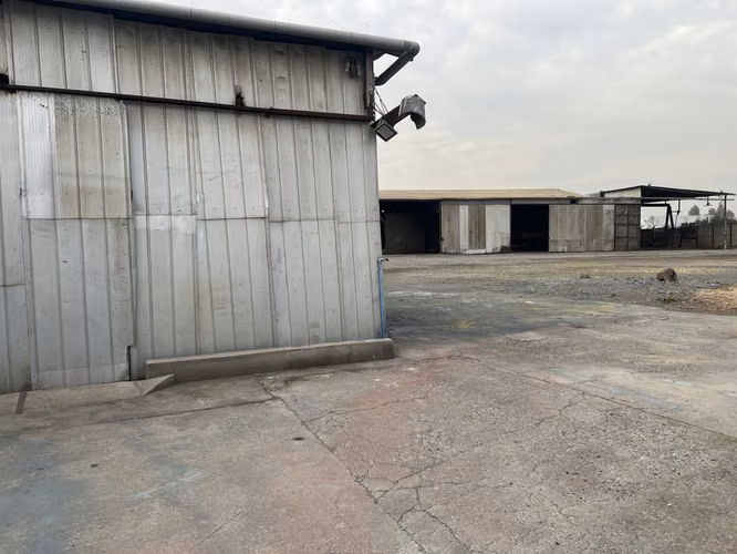 GRAN Bodega Industrial y oficinas 5000m² en Lampa
