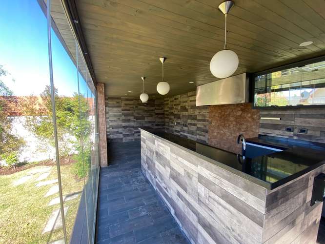 CÓMODA CASA SE VENDE - Imagen 3