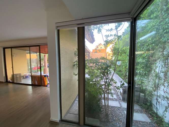 CÓMODA CASA SE VENDE - Imagen 7