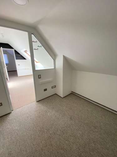 CÓMODA CASA SE VENDE - Imagen 15