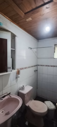 CASA SOLIDA CON AMPLIO PATIO. - Imagen 11