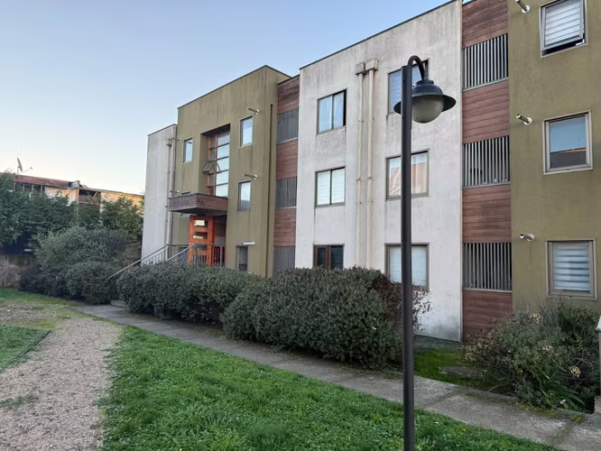 SE ARRIENDA DEPARTAMENTO DE TRES DORMITORIOS Y UN BAÑO TCO