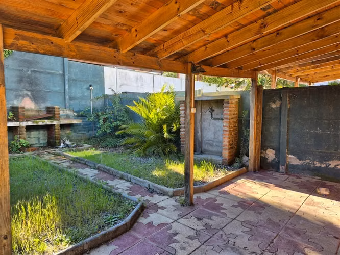 Casa en venta de 3 dorm. en Algarrobo