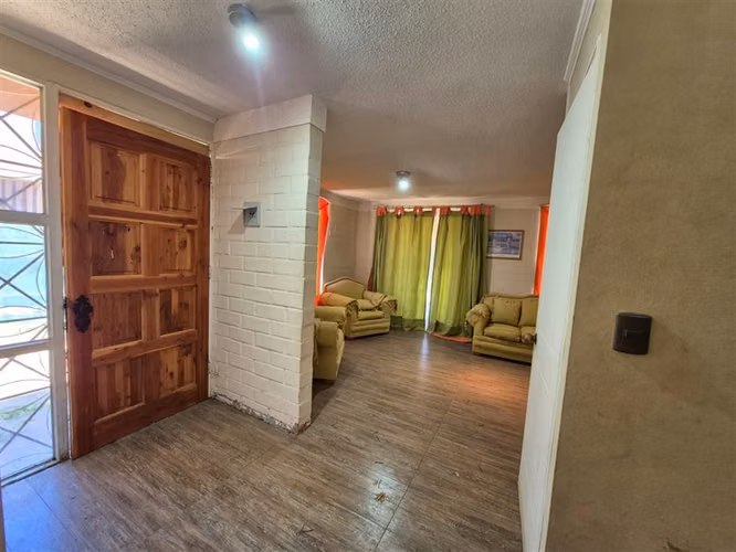 Casa en venta de 3 dorm. en Algarrobo