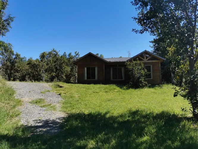 Parcela 5.000 M2 Con 3 Cabañas + Bodega - A Minutos De Pucón - Imagen 2