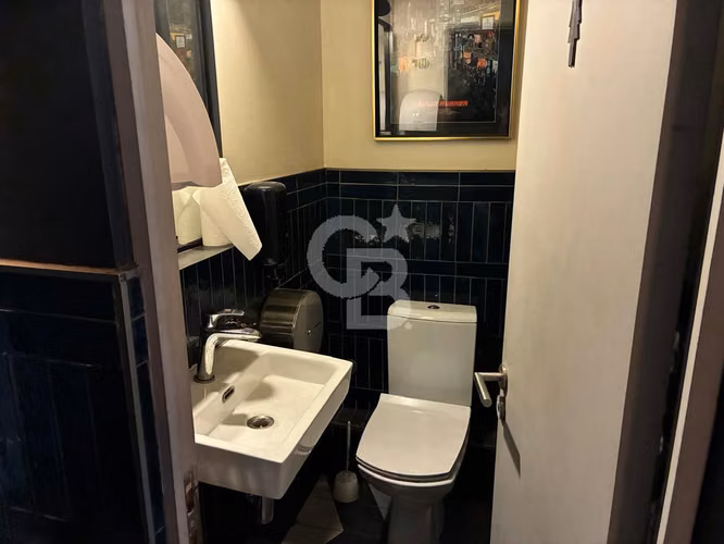 Venta de derecho de Llave I 3 pisos I 7 baños I Providencia