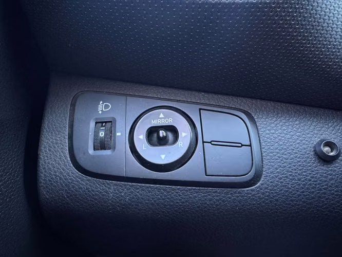 HYUNDAI VERNA 1.4 PLUS MT - Imagen 10