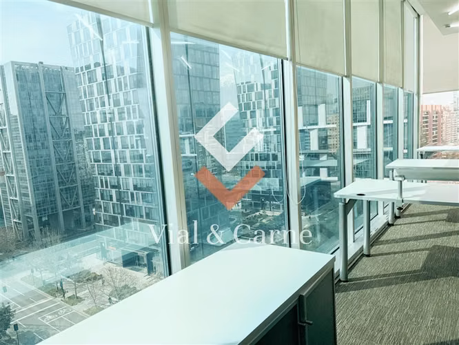 Oficina en arriendo en Las Condes / Rosario Norte
