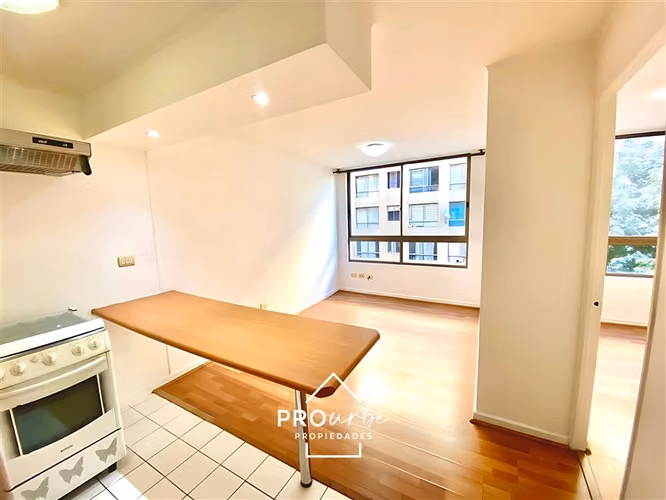 Departamento en arriendo Metro Santa Ana