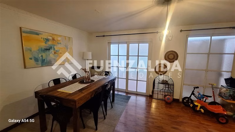 Casa en venta de 3 dorm. en Maipú