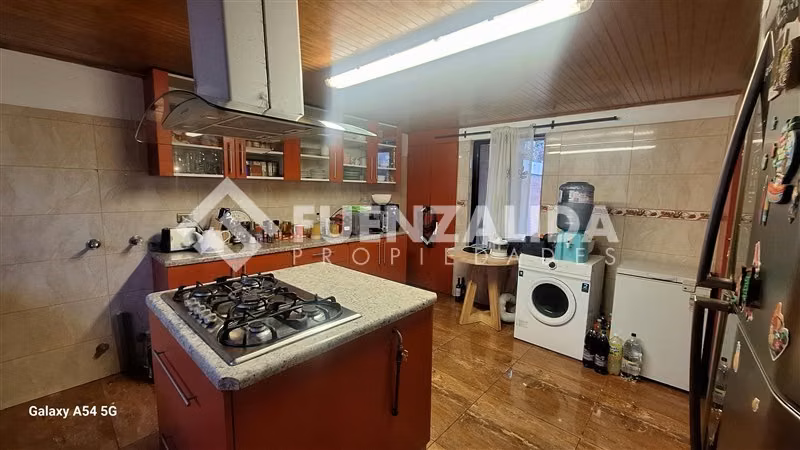 Casa en venta de 3 dorm. en Maipú