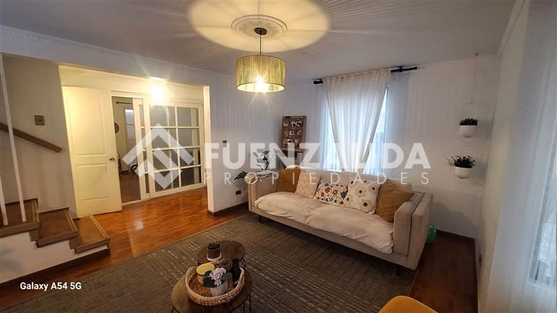 Casa en venta de 3 dorm. en Maipú