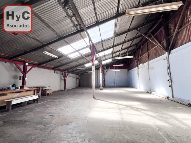 Imponente Propiedad Industrial y Comercial de 615 m² Útiles: Gran Versatilidad Operativa