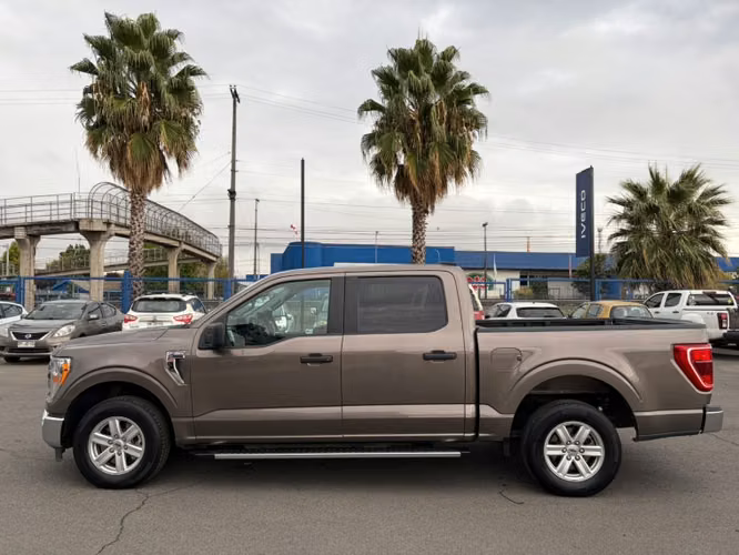 FORD F-150 3.3 CC XLT AT DESCUENTA IVA