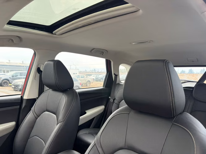 FORD ESCAPE AWD 2.0 AUT TITANIUM