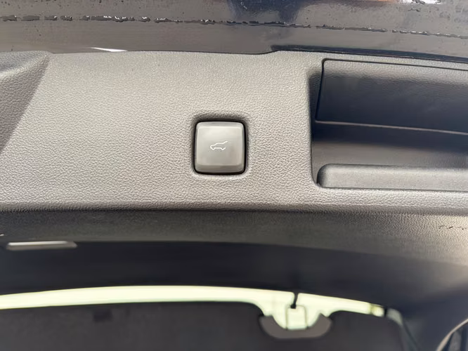 FORD ESCAPE AWD 2.0 AUT TITANIUM