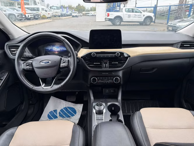 FORD ESCAPE AWD 2.0 AUT TITANIUM