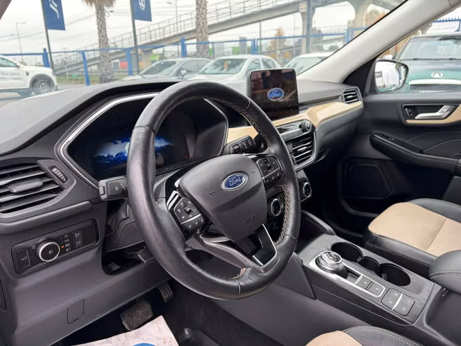FORD ESCAPE AWD 2.0 AUT TITANIUM
