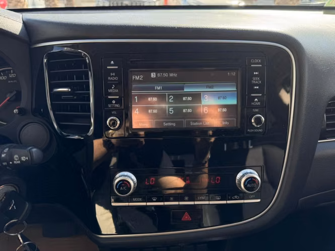 MITSUBISHI OUTLANDER 2.0 GLX AT 4X2