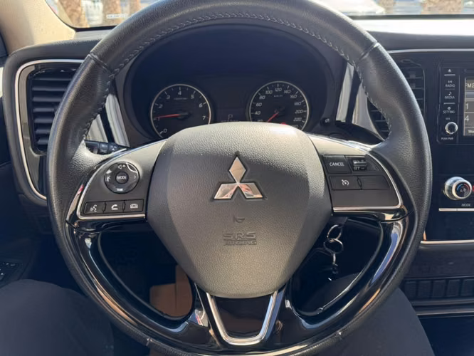 MITSUBISHI OUTLANDER 2.0 GLX AT 4X2
