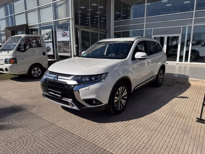 MITSUBISHI OUTLANDER 2.0 GLX AT 4X2
