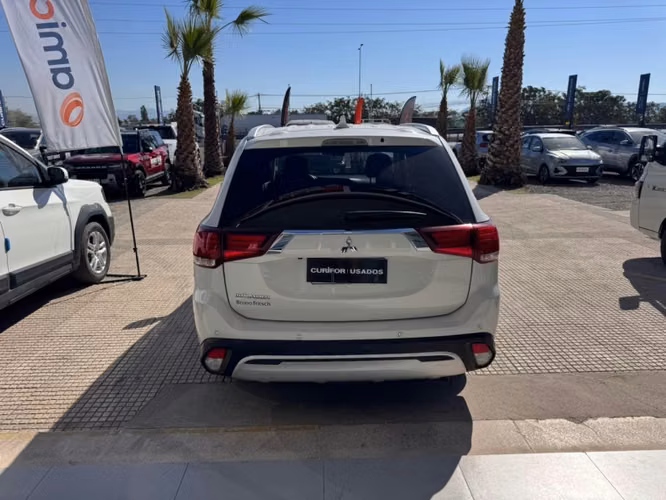 MITSUBISHI OUTLANDER 2.0 GLX AT 4X2