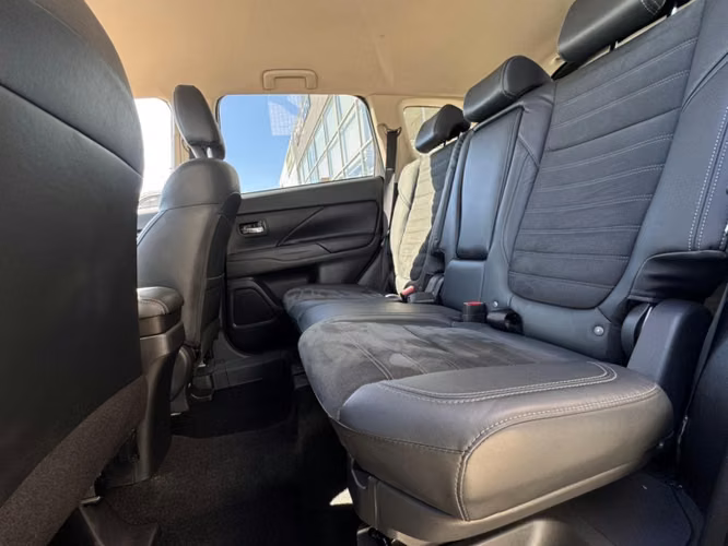 MITSUBISHI OUTLANDER 2.0 GLX AT 4X2