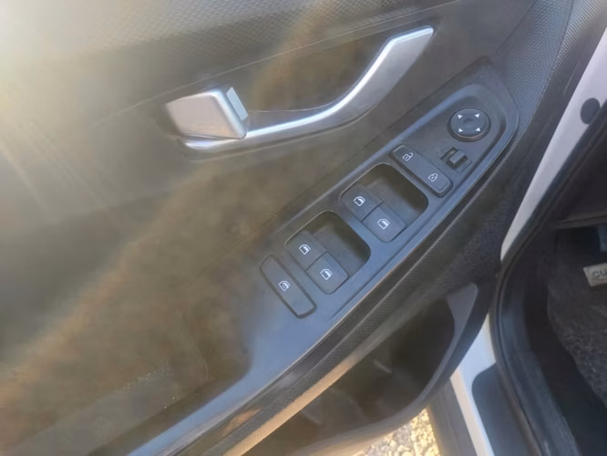 HYUNDAI CRETA 1.5 SU2I PLUS MT