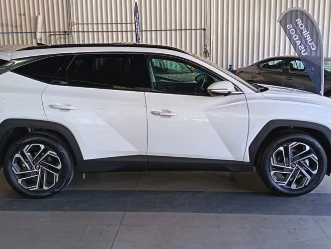HYUNDAI TUCSON 1.6 T NX4 LIMITED AT 4X4 HIBRIDO - Imagen 4