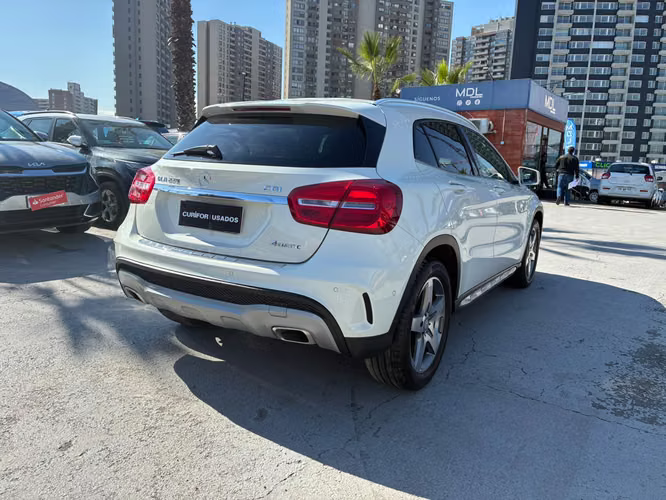 MERCEDES BENZ GLA 220 2.1 CDI 4MATIC AT 4X4 DIESEL